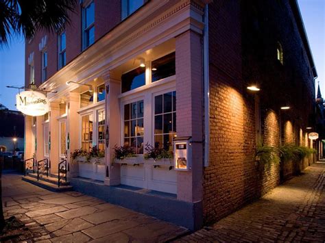 restaurants charleston historic district.